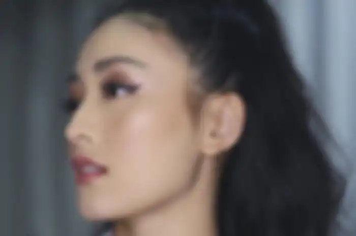 Tiru winged eyeliner ala Natasha Wilona