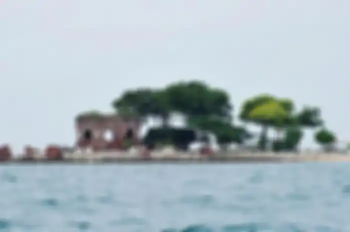 Bangunan di Pulau Onrust. 
