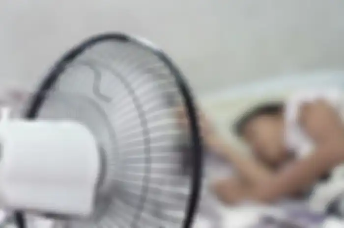 Tidur dengan kipas angin