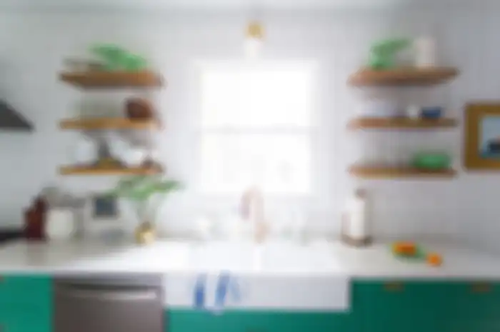 Rak terbuka di dapur