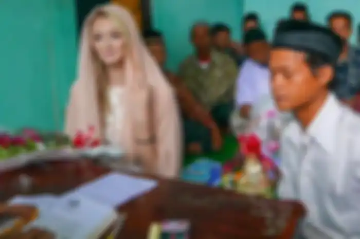 Nur Khamid saat menikah dengan Polly Alexandrea Robinson