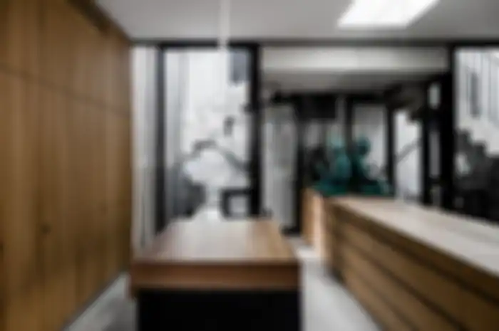 Dapur menggunakan berbagai furnitur kayu