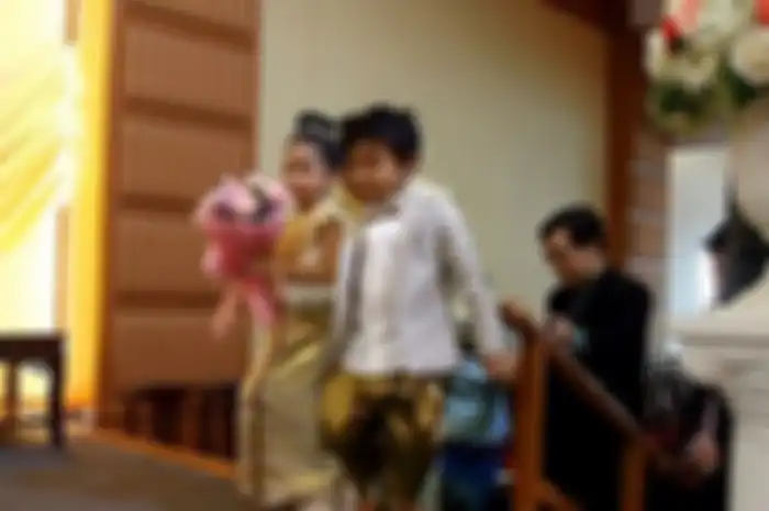 Sepasang Anak Kembar Asal Thailand Dinikahkan Oleh Keluarga Mereka Sendiri