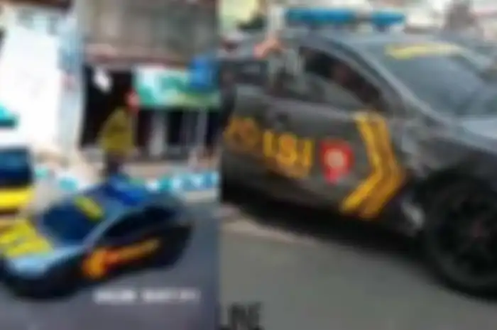Lampu hijau, truk berjalan dan menabrak mobil polisi