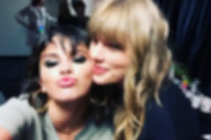 Selena Gomez dan Taylor Swift