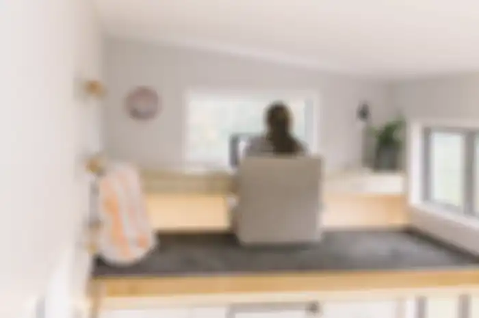 Tiny House dengan ruang kerja pada bagian lotengnya