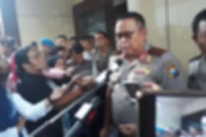 Kapolda Jatim Irjen Luki Hermawan  