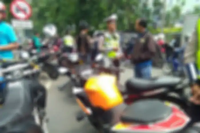 Razia polisi bagi pengendara yang kurang tertib