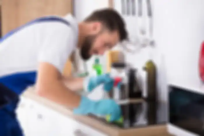 Noda pada kompor yang berupa kerak termasuk dalam jenis noda terberat di dapur.