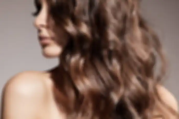 rambut panjang bergelombang