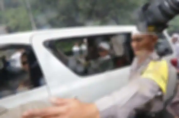 Pulang Setelah Berobat di Malaysia, Ustaz Arifin Ilham Disambut Ribuan Warga dan Santri