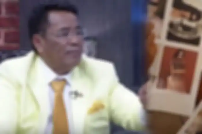 Hotman Paris Bongkar pimpinan partai politik menyewa artis prostitusi.