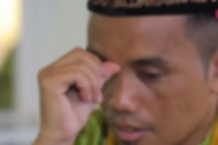 Berusaha menahan tangis, Ustaz Maulana   mengungungkapkan ada mimpi mendiang ibu dan istrinya yang belum sempat terwujud