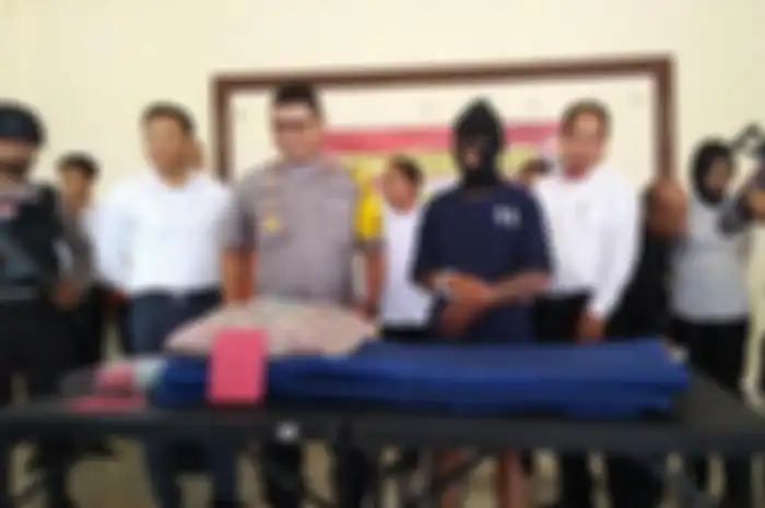 Setubuhi Anak - Kapolres Demak, AKBP Arief Bahtiar melakukan konferensi pers terkait persetubuhan dan pencabulan anak dibawah umur di Mapolres Demak, Senin (11/2/2019). 