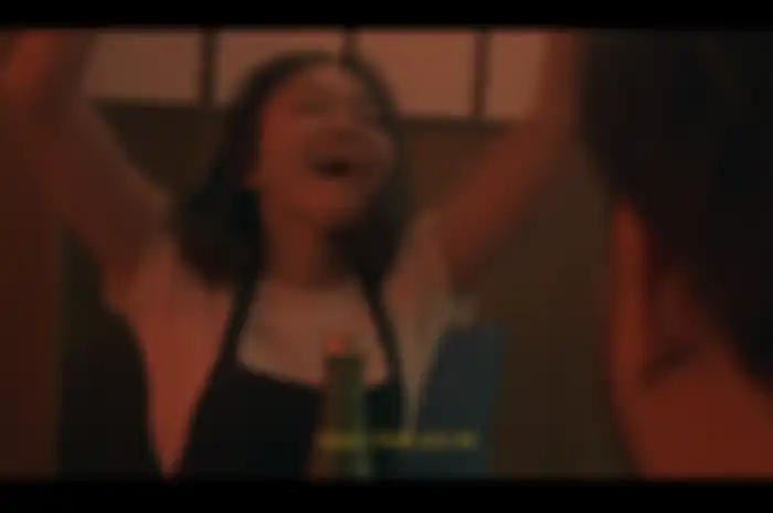 Cuplikan dari video klip Kurosuke & Kittendust