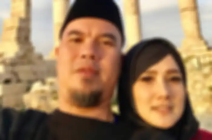 Ahmad Dhani dan Mulan Jameela 
