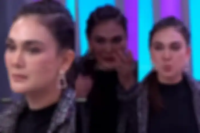 Luna Maya menangis di atas panggung saat mendengarkan lagu bertema patah hati.