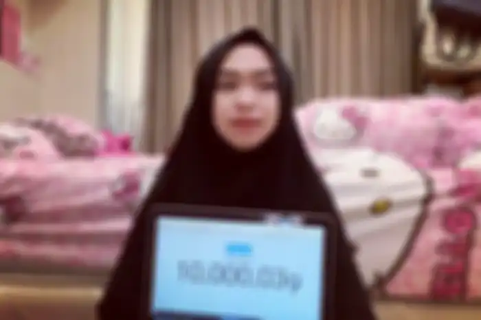 Serba Pink dengan Pernak-pernik Hello Kitty, Intip Kamar Mewah Sang Ratu YouTube Ria Ricis!