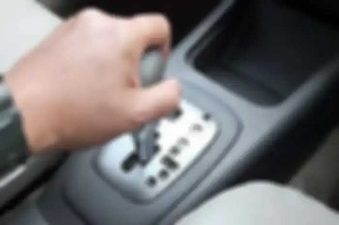 Sering Dilakukan, Kesalahan Besar Pengemudi Mobil Matik ini Justru Fatal!