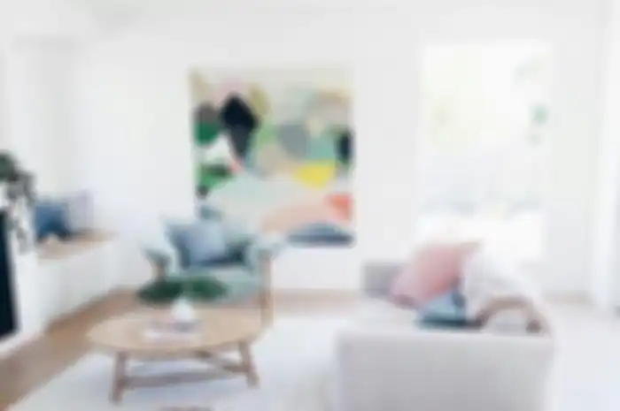 Pesona lembut warna warna pastel pada ruangan.