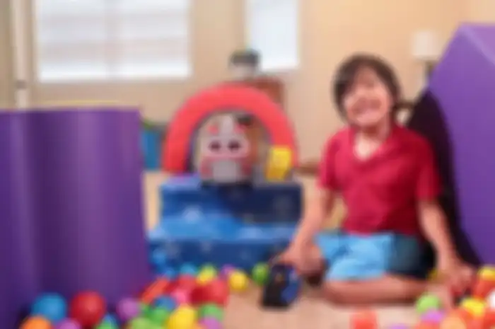 Bocah Terkaya di Dunia, Ryan, berprofesi sebagai Youtuber dengan mengevaluasi mainan anak.