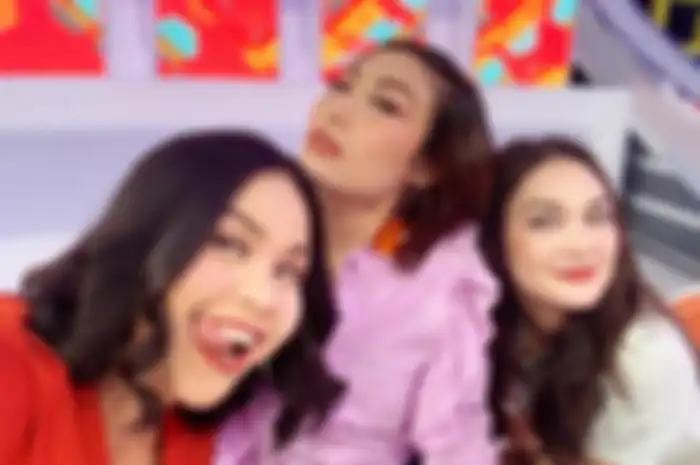 Melaney Ricardo - Ayu Dewi - Luna Maya 