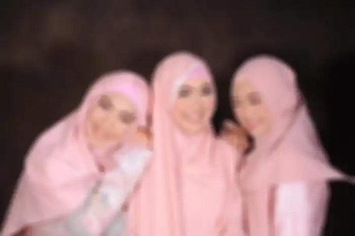  Oki Setiana Dewi, Shindy Putri, dan Ria Ricis.