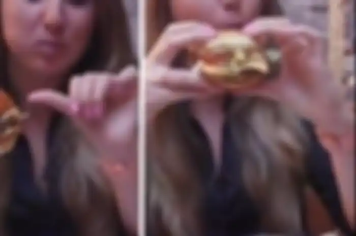 Cara makan burger yang benar