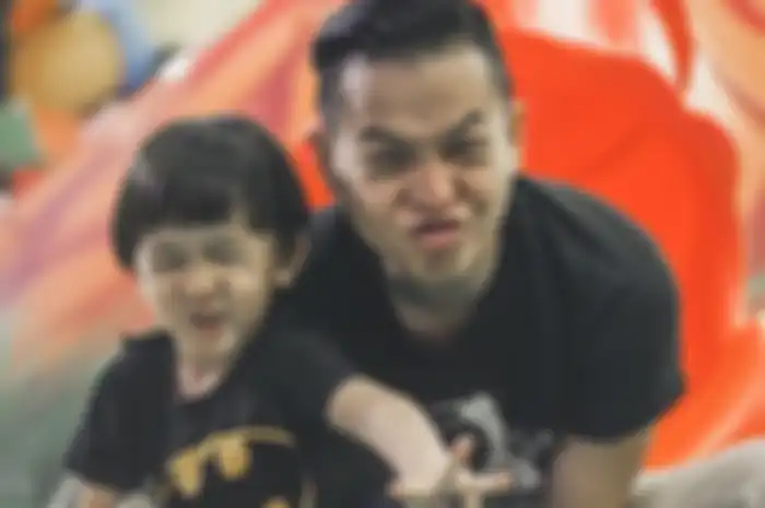 Ernest Prakasa dan Snow Auror Arashi