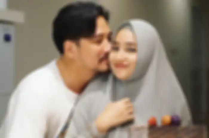 Pasangan selebriti ini ngaku menikah tanpa resepsi dan bulan madu hingga langgeng selama 20 tahun dan berhasil bangun hunian impian
