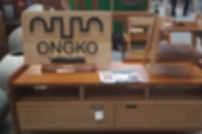 Furniture kayu yang diproduksi Ongko