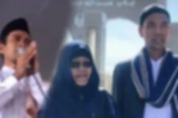 Kolase foto Ustaz Abdul Somad dan Ibundanya, Rohana,
