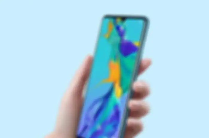 Penampilan Huawei P30 saat digenggaman