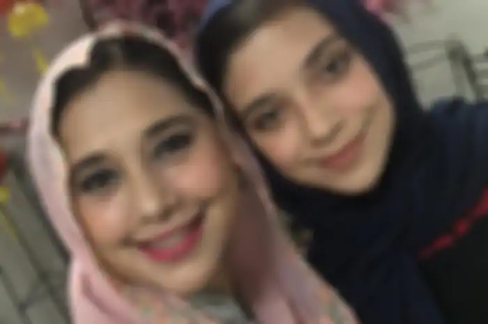 Ayu Azhari & Isabel Tramp