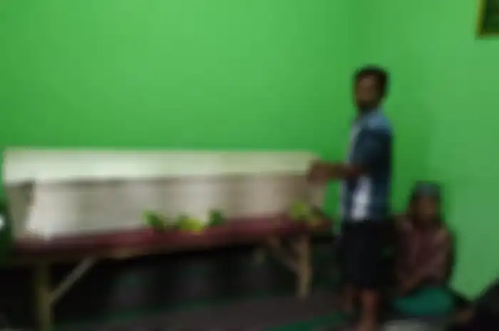 Jenasah Budi hartanto disemayamkan di rumah duka.
