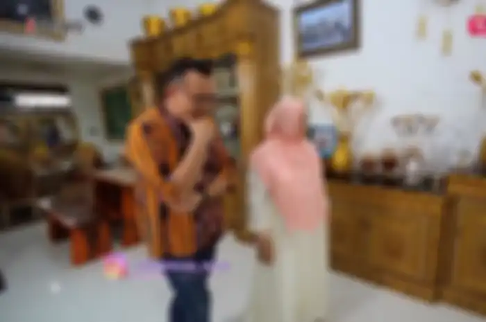 Menilik Kembali Rumah Berlapis Emas Milik Pendakwah yang Dulunya Seorang Penyiar Radio, Kini Penghasilannya Sentuh Angka Rp 1,2 Miliar Per Bulan!