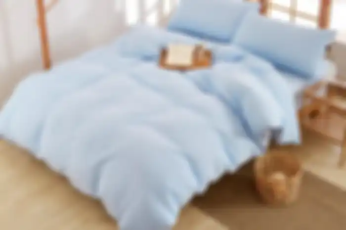 berpotensi jadi sarang kuman, sarung bantal, seprai, dan bedcover harus selalu bersih.