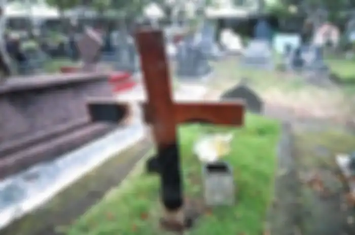 Gambar ilustrasi. Dalam foto: Nisan kayu di salah satu makam di area Pemakaman RS Bethesda dalam keadaan hangus