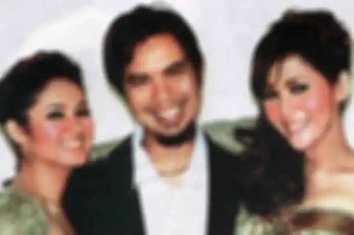 Luka lama Maia-Dhani terkuak dari sebuah sebuah foto lawas yang menyimpan fakta mengejutkan.
