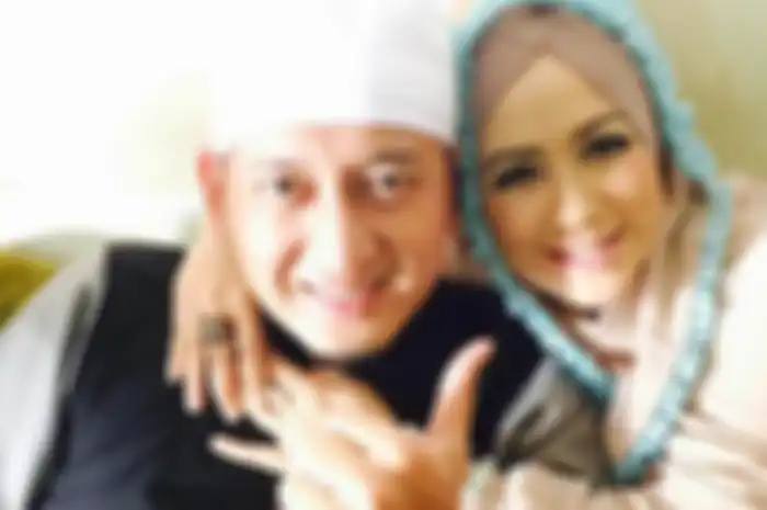 Ustadz Zacky Mirza dan Shinta Tanjung.