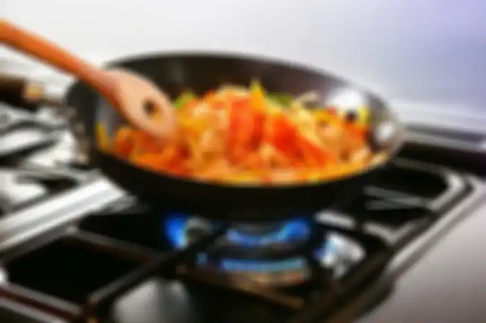 Memanaskan makanan