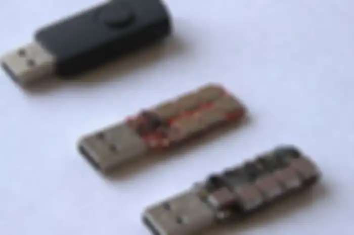 Contoh perangkat USB Killer