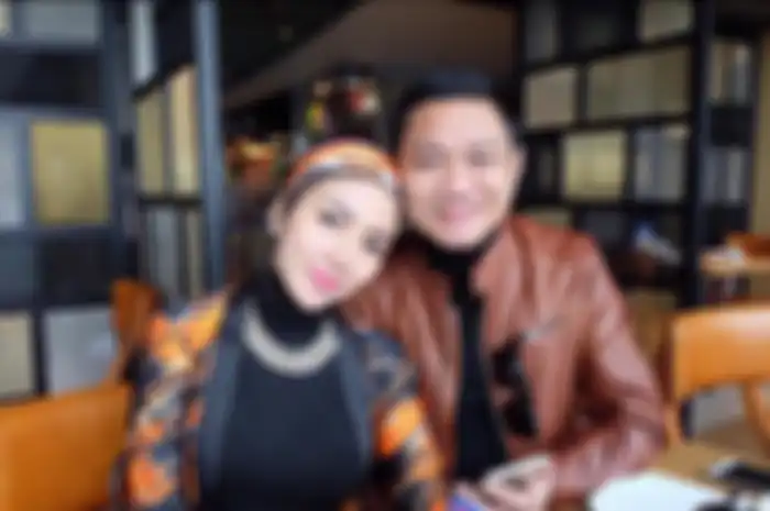 Bella Shofie dan suaminya.