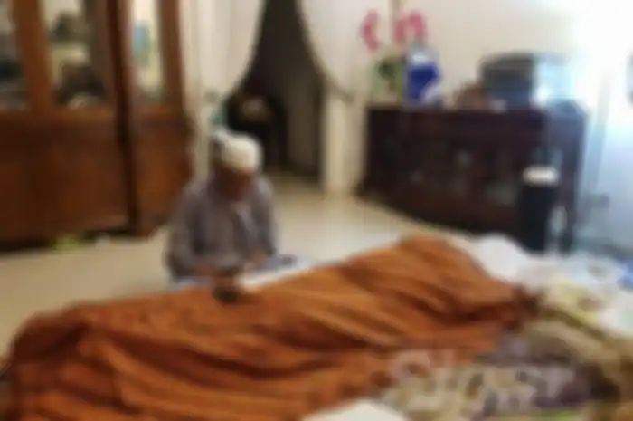 Sakit Usai Jatuh saat Wudhu hingga Akhirnya Meninggal, Wanita Ini Sediakan Kain Kafan untuk Kematiannya Sendiri