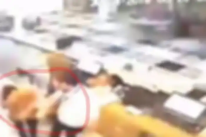 Pihak Lion Air angkat bicara soal kasus pemukulan oknum pilot maskapainya terhadap pegawai hotel memberikan larangan terbang pada pilot tersebut.