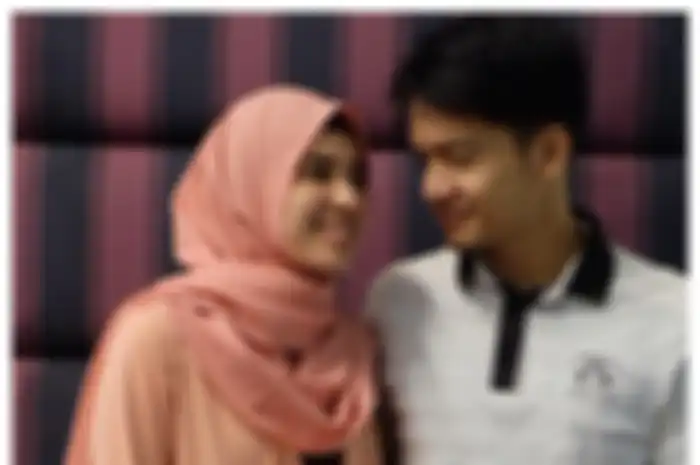  Dhini Aminarti dan Dimas Seto 