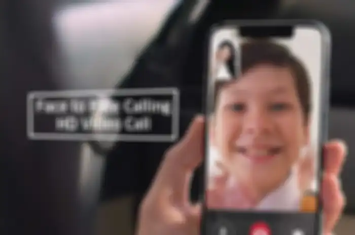 video call antara imoo Watch Phone Z5 dan smartphone orang tua