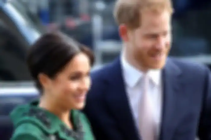 Pangeran Harry khawatir akan kemungkinan Meghan Markle memilih membesarkan beyi mereka di Amerika.