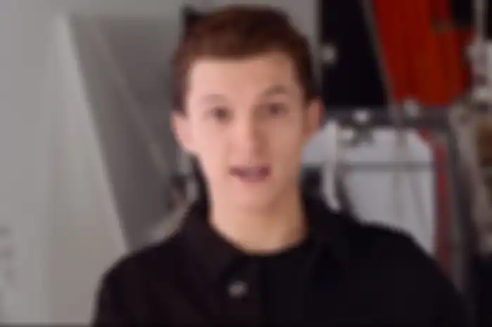 Tom Holland beri peringatan spoiler Avengers: Endgame di official trailer Spider-Man: Far From Home