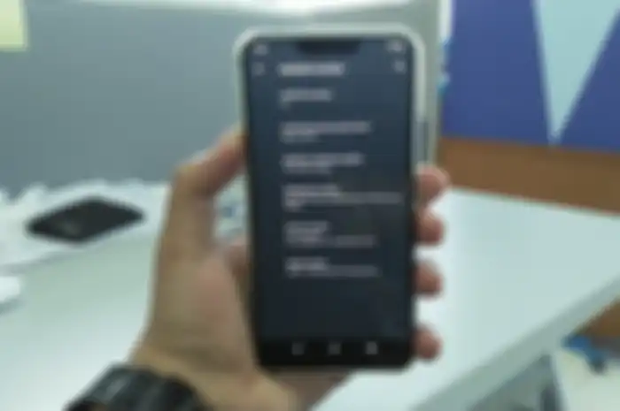 Ilustrasi Asus Zenfone 5z versi Android Q beta
